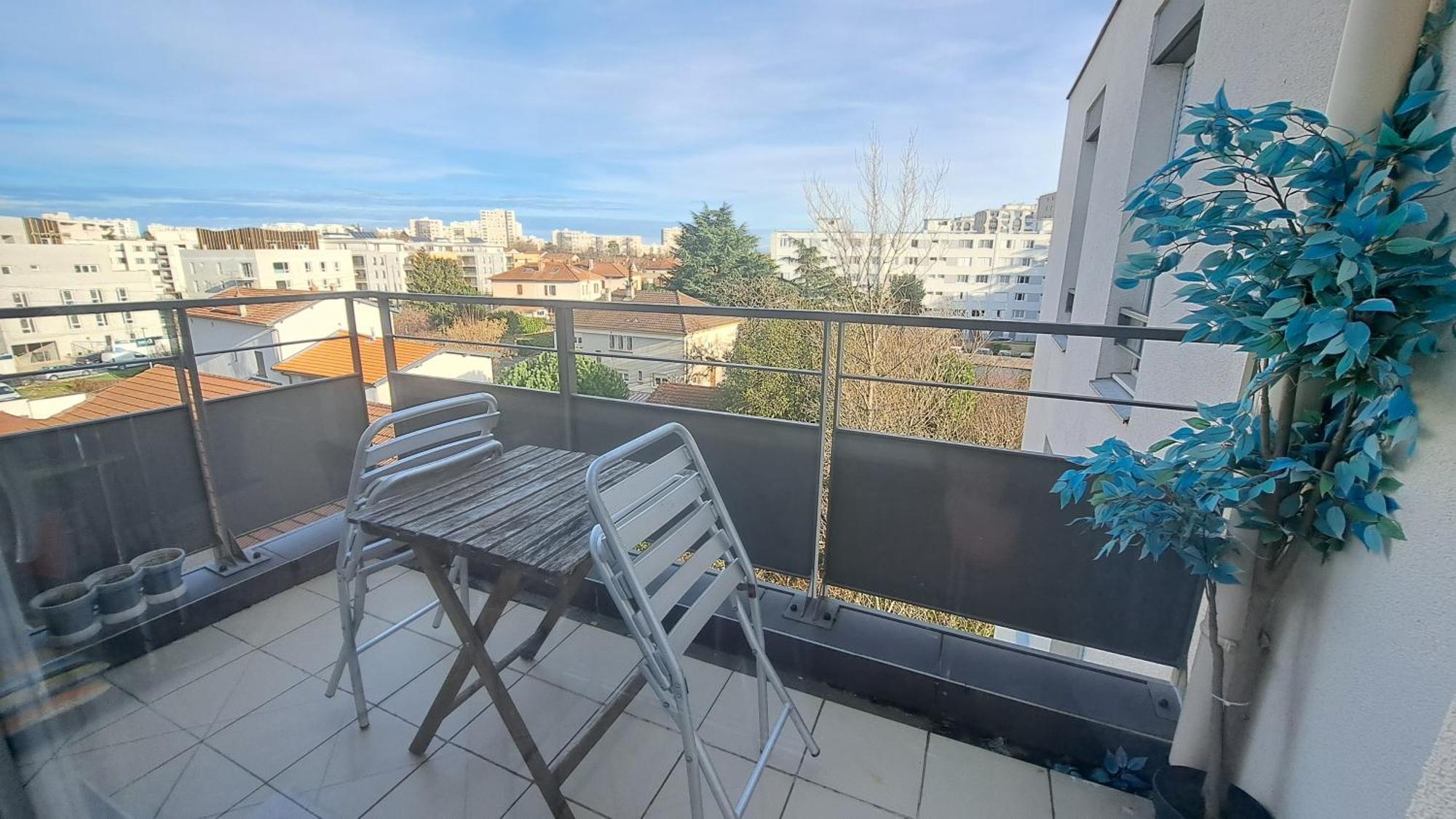 Appartement Cosy 3 Pieces Avec Garage Privatif Saint-Priest  Exterior foto
