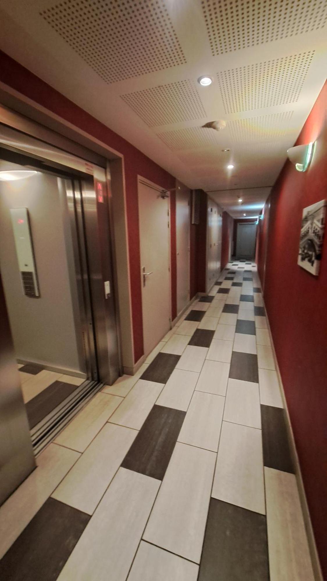 Appartement Cosy 3 Pieces Avec Garage Privatif Saint-Priest  Exterior foto